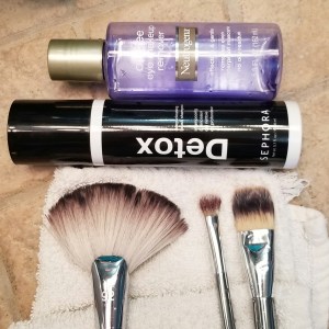 SK - Cleaning Makeup Brushes